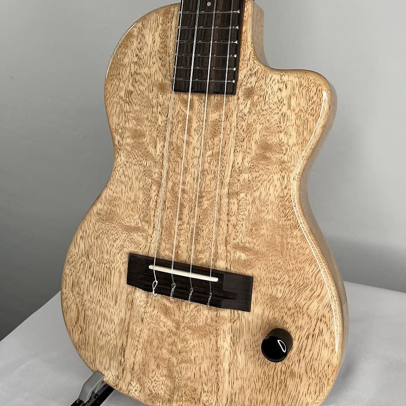 Pono TE MD Thinline Electric Tenor Ukulele w case