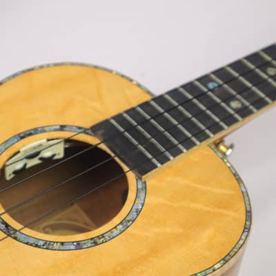 custom soild bearclaw spruce acacia koa back tenor ukulele withkamaka string &pickup and bag image 2