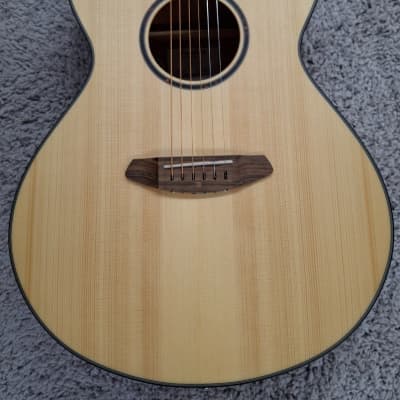 Breedlove ECO Discovery S Concert Spruce Top Acoustic Guitar Model DSCN01EUAM image 9