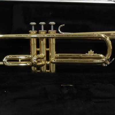 Selmer Bundy Trumpet, complete with case and mouthpiece | Reverb