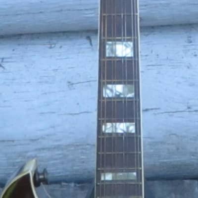 Harmony H-35 "Batwing" electric mandolin 1970 - Sunburst image 4