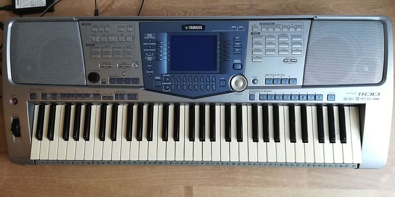 Yamaha PSR-1100 シルバー 61鍵 Yamaha PSR-1100 ✓ 61-Key Arranger