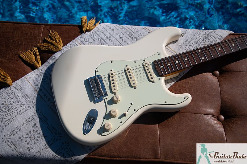 2020 Fender Hybrid 60's Stratocaster made in Japan -Surf Green