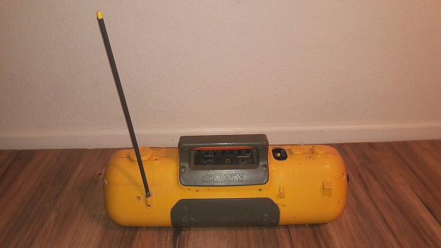 Vtg Sony Sports CFS-905 Radio Cassette-Corder yellow stereo