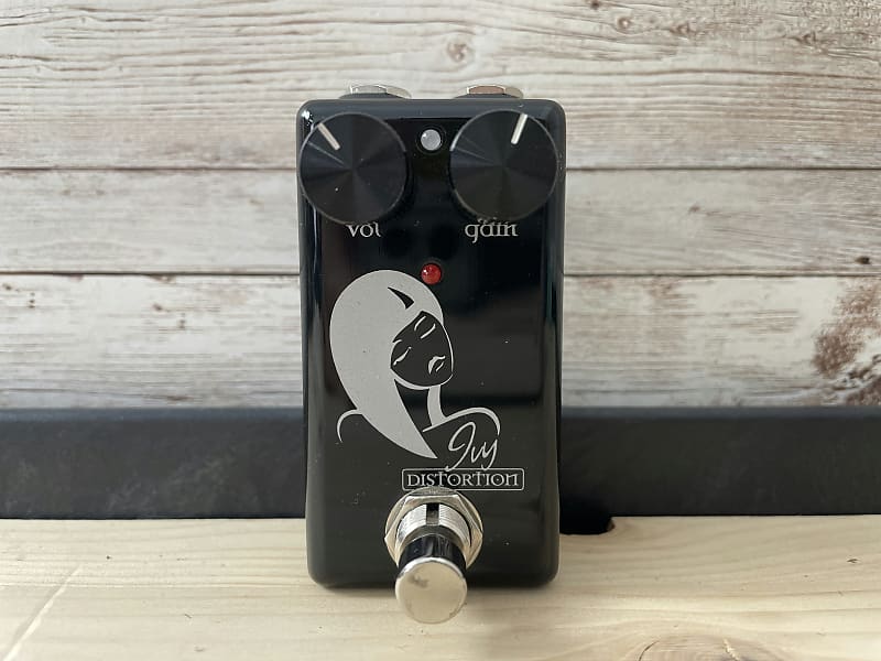 SEVEN SISTERS IVY DISTORTION エフェクター Ivy Distortion - Red Witch Seven Sisters Pedal Review - YouTube