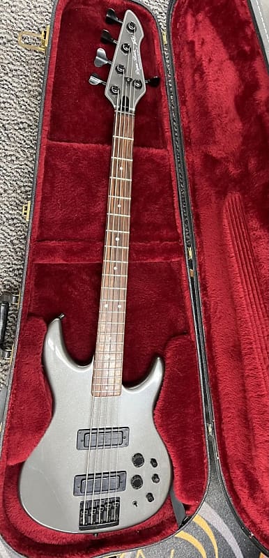 Peavey Dyna Bass 5 String Electric Bass Guitar With Hard Reverb 0967