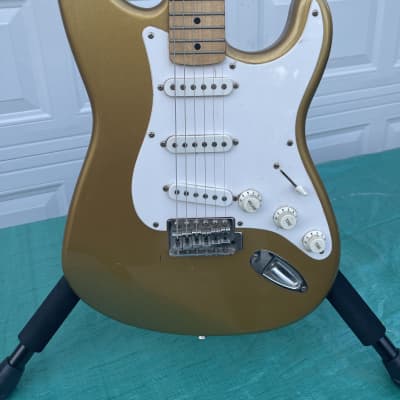 Fender Squier Affinity  Stratocaster  2001 Shoreline Gold image 2