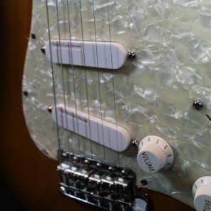 Fender Buddy Guy Signature Stratocaster 1995 Sunburst image 4