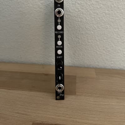 2hp Loop Eurorack looping module - black panel