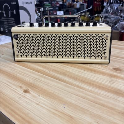 Yamaha THR10II 20-Watt 2x3 Yamaha THR10II 20-Watt 2x3