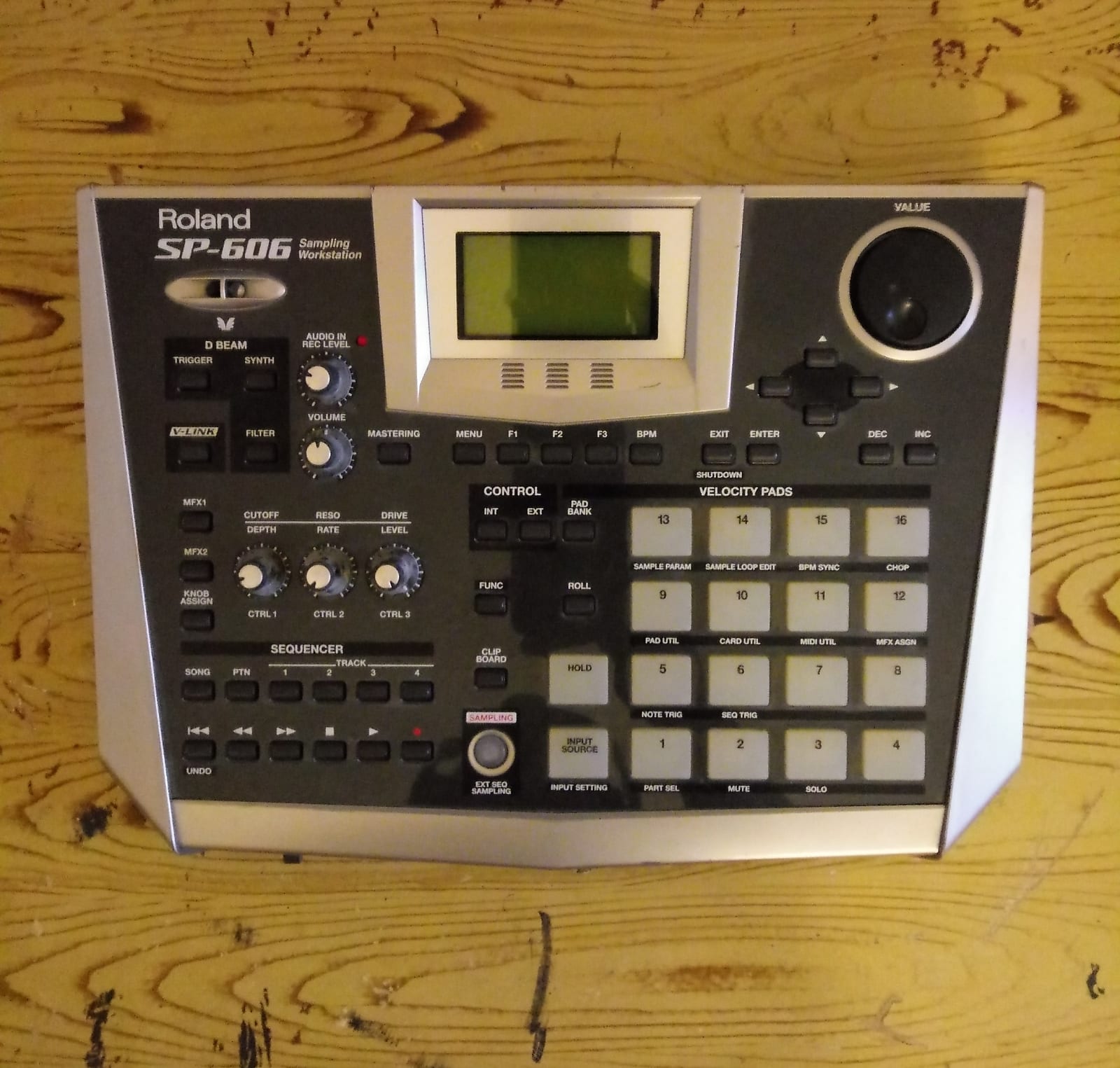 Roland SP-606