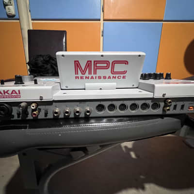 Akai MPC Renaissance Groove Production Studio 2012 - 2019 - Grey image 4
