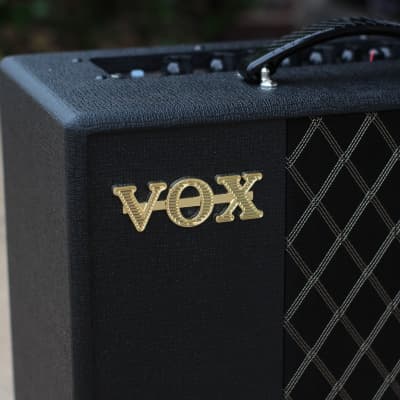 Vox VT40X 40-Watt 1x10 Digital Modeling Guitar Combo Amp image 2