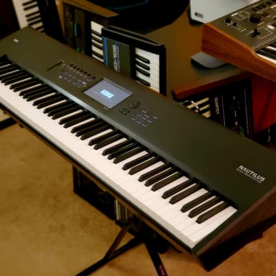 MUST SEE!!! KORG NAUTILUS 88 ARRANGER WORKSTATION IN ORIGINAL BOX AND IN AMAZING CONDITION!
