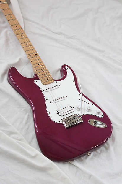 ギター Squier stratcaster Fender 1999 Squier Stratocaster Affinity Black w/Padded Gig