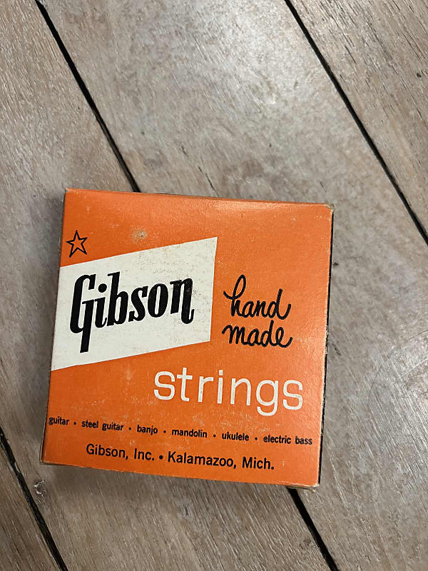 Mid to Late 1950’s Gibson Electric Guitar Strings and Box Reverb