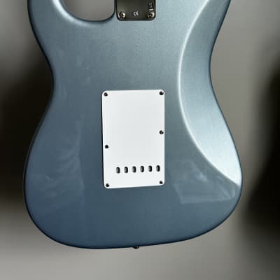 Fender American Vintage '57 Stratocaster 2000 - 2010 - Ice Blue Metallic image 4
