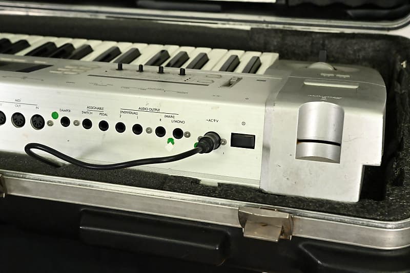 Korg Triton LE 61-Key 62-Voice Polyphonic Workstation (2000