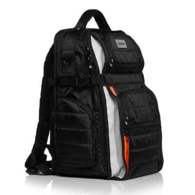 MONO EFX-FLY-BLK Classic FlyBy Backpack, Black image 2