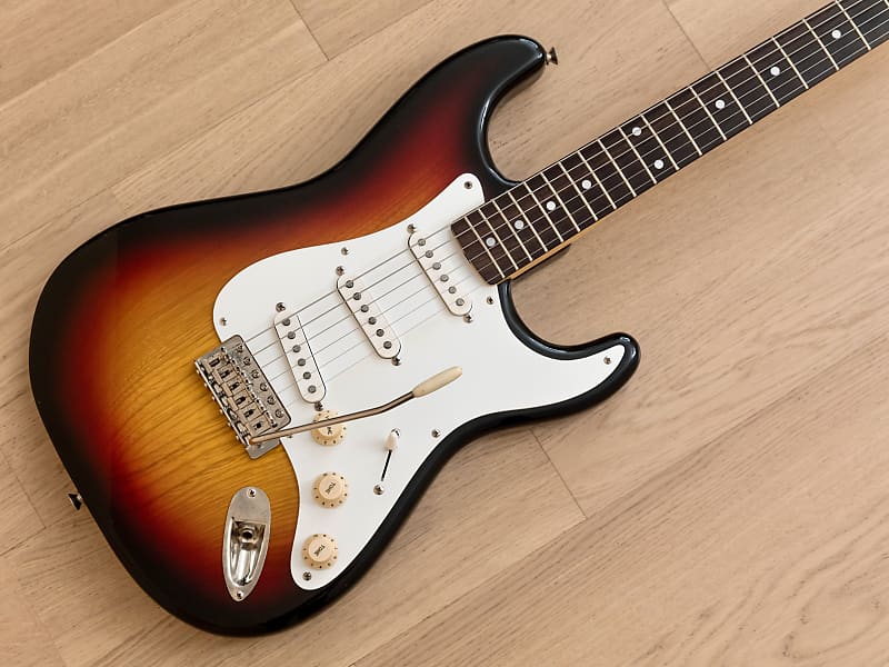 超特価新作TOKAI SPRINGY SOUNDトーカイ エレキギター シリアルNo.9004222 サンバースト系 ハードケース付き★現状品 トーカイ