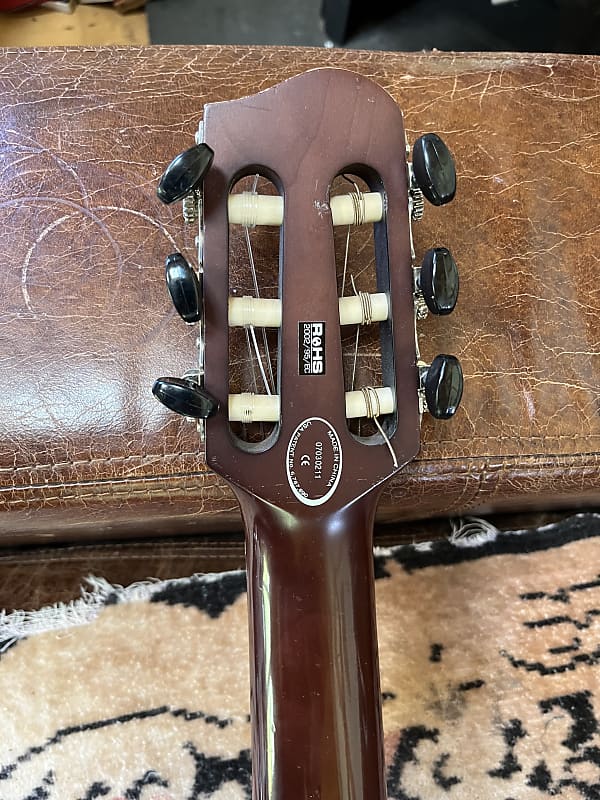 Line 6 Variax Acoustic 300 Nylon 2002 - Natural | Reverb UK