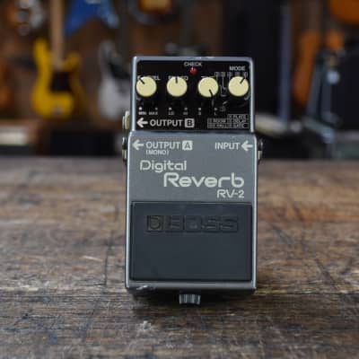 BOSS Digital Reverb RV-2（アダプター付き）
