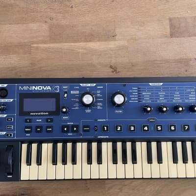 Novation Mininova 2012 - Bleue image 6