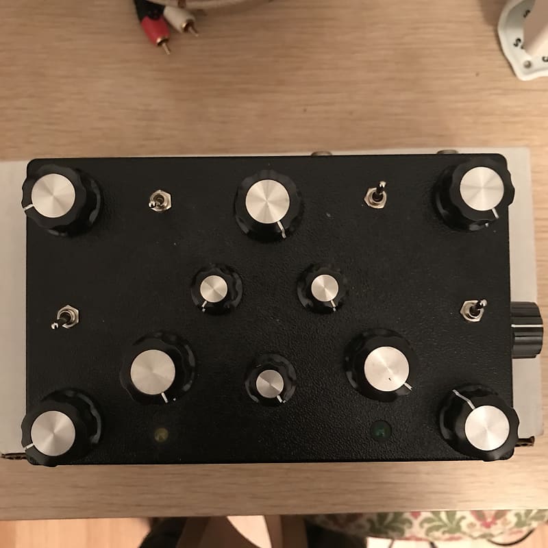 Skychord Glamour Box analog noise/drone synth