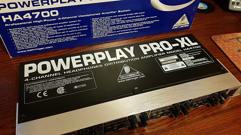 Behringer Powerplay Pro-XL HA4700 4-Channel Headphone Behringer Powerplay Pro-XL HA4700 4-Channel Headphone