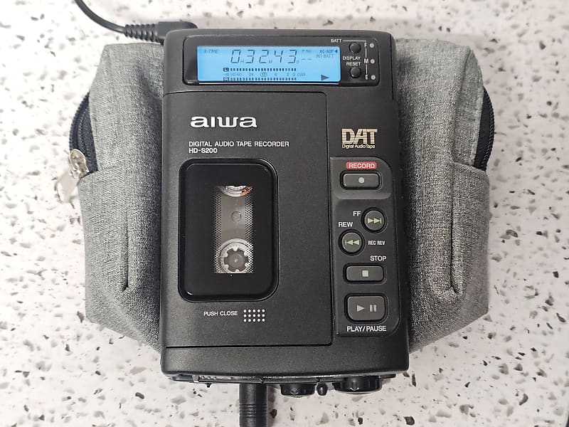 aiwa HD-S200 DAT デジタルオーディオテープレコーダー AIWA HD-S200 》DIGITAL AUDIO TAPE RECORDER 》 DAT 》MADE IN JAPAN
