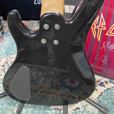 Rick Savage's, Def Leppard "Storyteller" Washburn XB925 5-String Bass Guitar (RS #2024) Authenticated! image 18