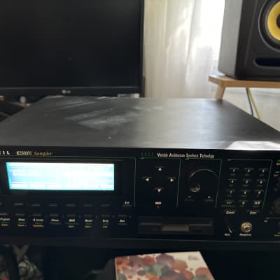 Kurzweil K2500RS Rackmount Digital Sampling Sound Module 1990s - Black