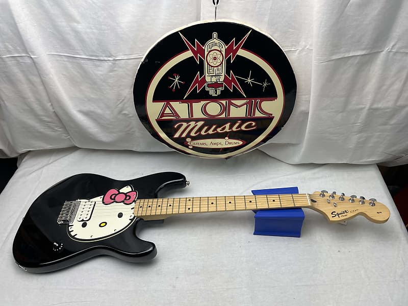 Squier by Fender Affinity Series Hello Kitty Stratocaster H HT Hard Tail  Guitar - 2006 - Black