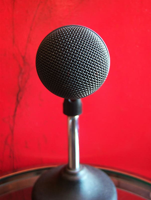 915 Generation Professional Wired Vintage Classic Microphone Mic