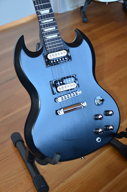 Gibson SG * Like New! * Black * Zebra-coil '57 Classic humbuckers