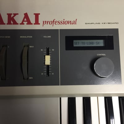 Akai X7000 12BIT Vintage Sampler Keyboard.  New Disk Drive Belt and 28 Quick Disks image 3
