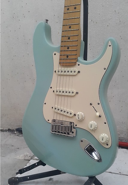 1991 Fender Stratocaster american standard Daphne blue Lindy Fralin pickups