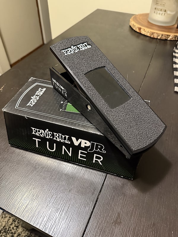 Ernie Ball VPJR Tuner