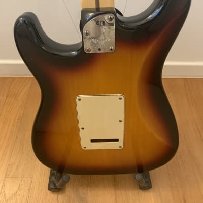 Fender - American Deluxe Stratocaster HSS (2005), Maple Fingerboard, 3-Color Sunburst image 6