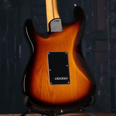 Fender Ultra Luxe Stratocaster, Rosewood Fingerboard, 2-Color Sunburst image 6