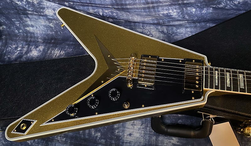 NEW! 2024 Gibson Custom Shop Flying V Custom - Gold Sparkle