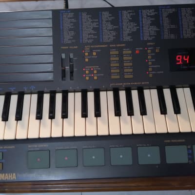 Yamaha PSS 680 1988 - MANUAL BOOK Grey Blue very near to DX7 2 FM operators 9 paramets and the same Drums that RX120 sequencer 5 Tracks Full working PSU image 9