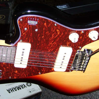 Tagima TW-61 Sunburst  Offset body electric guitar with Fender Tweed gig bag image 5