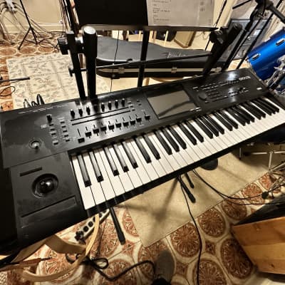Korg KRONOS 2 61-Key Synthesizer Workstation Black/Wood | Reverb Korg KRONOS 2 61-Key Synthesizer Workstation Black/Wood | Reverb