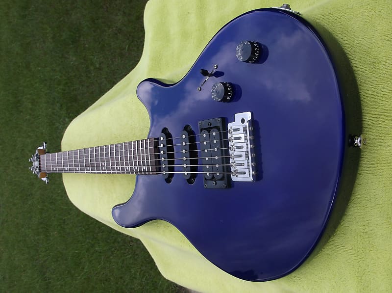 Washburn Maverick BT-4 electric guitar with gig bag | Reverb