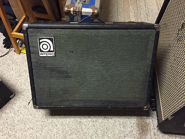 Ampeg 2x12 guitar hotsell cabinet