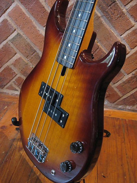 YAMAHA BB-VIS 特製パーツ多数搭載 84年 ショートスケール YAMAHA BB-VIS 特製パーツ多数搭載 84年 ショートスケール