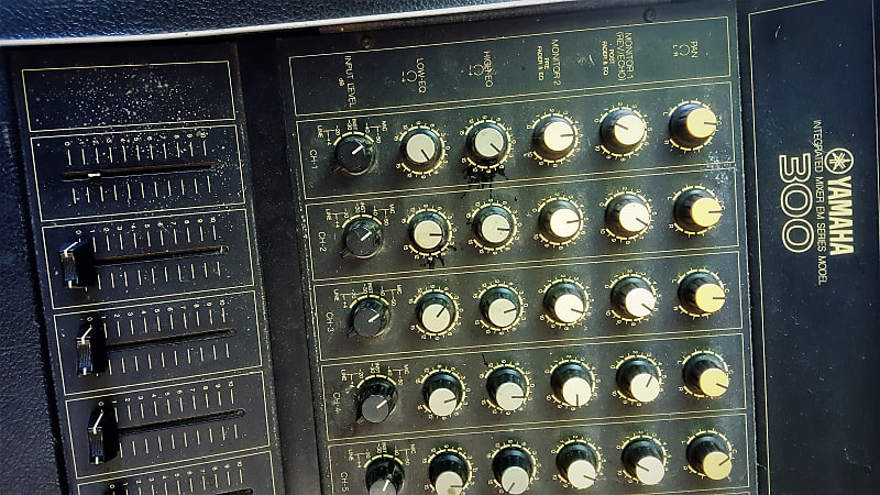Yamaha EM 300 Powered Mixer Vintage Black | Reverb