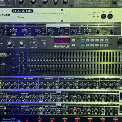 アンプ Yamaha GRAPHIC EQUALIZER MODEL Q2031A Yamaha Q2031A Graphic Equalizer 2 Channel 31 Band for sale
