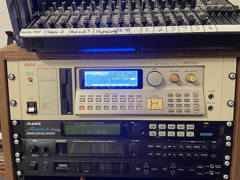 Akai S3200XL MIDI Stereo Digital Sampler 1996 | Reverb